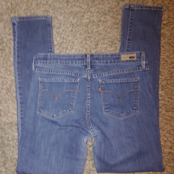 Levi's Curve Skinny Jeans - Picture 2 of 5